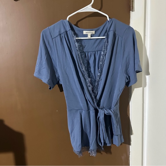 Lace Blouse w/ tie - Picture 1 of 3